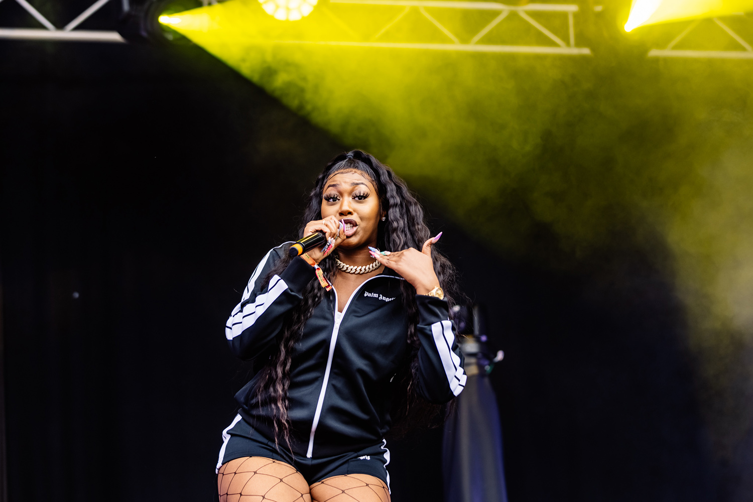 Ms Banks , stage , festival 